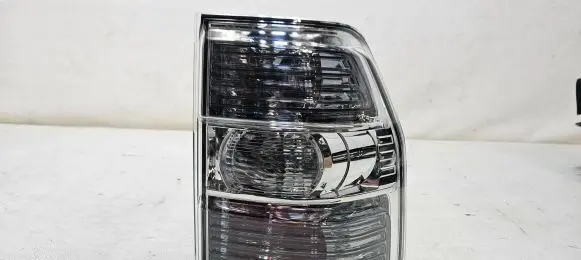 Mitsubishi Pajero Rear/tail lights 220-87872