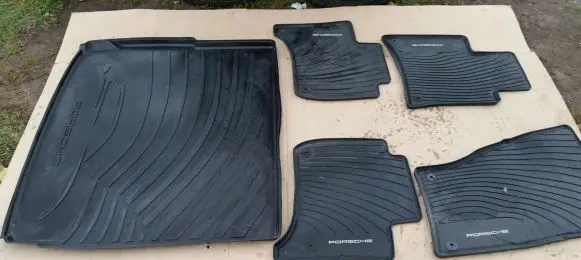 Porsche Cayenne (92A) Car floor mat set 