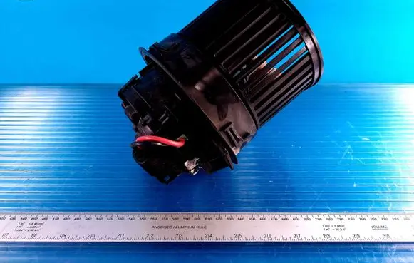 Peugeot 208 Heater fan/blower T1013142J