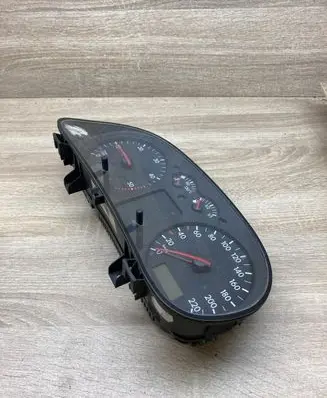 Volkswagen Golf IV Speedometer (instrument cluster) 1J0920802E 0263618032
