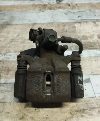 Nissan Note (E11) Rear brake caliper