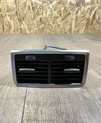 Audi Q7 4L Rear air vent grill 4L0819203