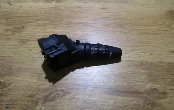 Nissan Primera Wiper control stalk 25260av615