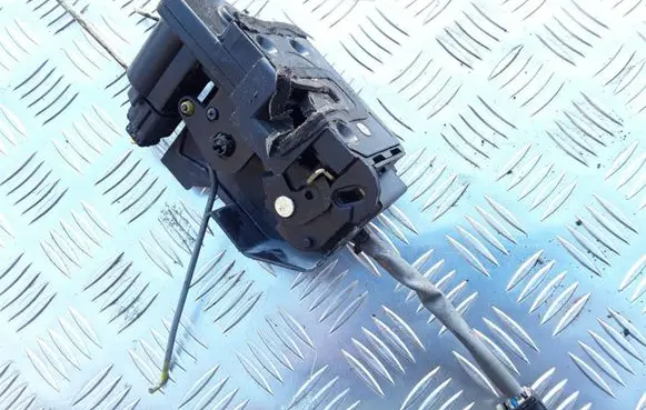 Hyundai Getz Front door lock