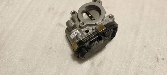 Dacia Sandero III Throttle valve 161207557R