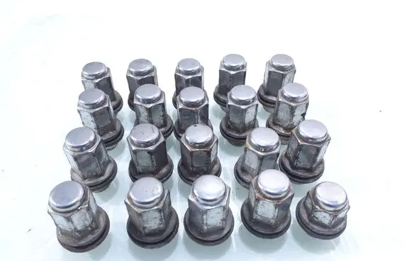 Toyota Avensis T250 Nuts/bolts 