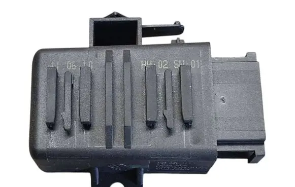 Volkswagen PASSAT B6 Seat heating relay 1K0959772