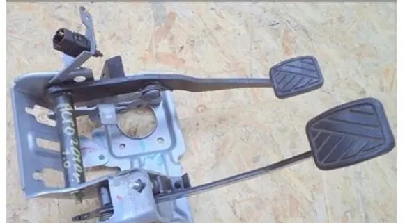 Suzuki Alto Pedal assembly 