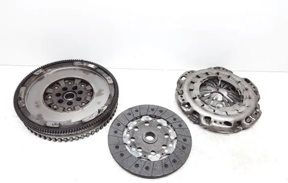 Mercedes-Benz A W176 Clutch set kit 123109110R A0262501001