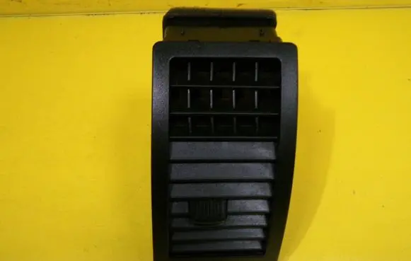 Volkswagen Polo IV 9N3 Dashboard side air vent grill/cover trim 6Q0819703 6Q08197039B9