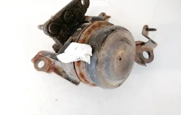 Toyota Avensis T250 Engine mount bracket
