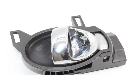 Nissan Juke I F15 Rear door interior handle