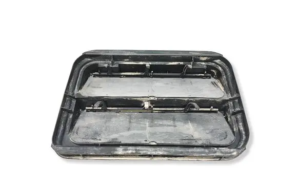 Citroen Jumpy Quarter panel pressure vent 9675506980