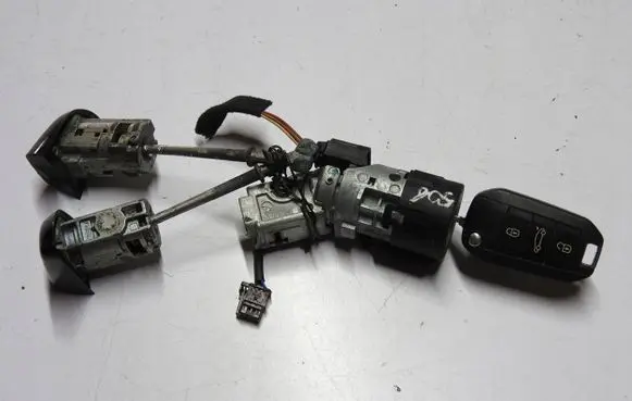 Citroen C4 I Ignition lock 9663123380