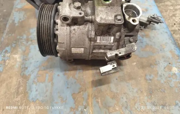 Jaguar XF X250 Air conditioning (A/C) compressor (pump) 7SEU17C 8X2319D629BA 4471908260