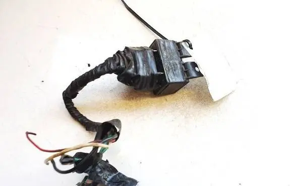 Volkswagen PASSAT B4 Other relay scb1m1240
