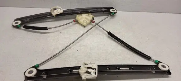 BMW X3 E83 Front door electric window regulator 3309979 E00708301
