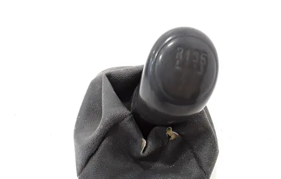 Skoda Fabia Mk1 (6Y) Gear lever shifter trim leather/knob