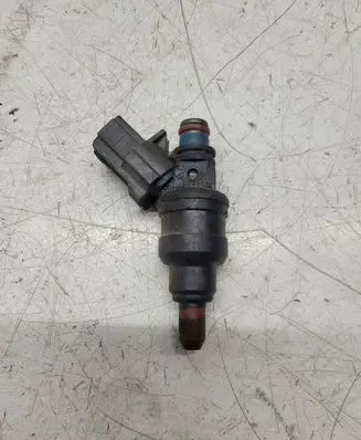 Mazda 626 Fuel injector INP480