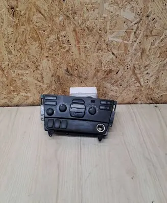 Volvo XC70 Climate control unit 8697140 04W40E04 M440CK00130