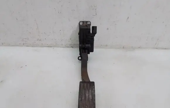 Volvo V50 Accelerator throttle pedal