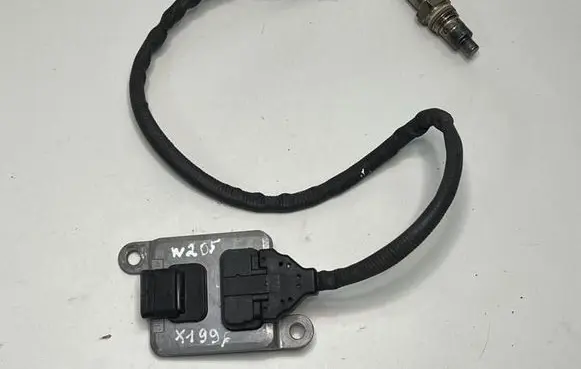 Mercedes-Benz C AMG W205 Lambda probe sensor A0009051512