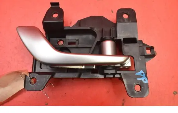 Hyundai Kona I Front door interior handle 82623BE010