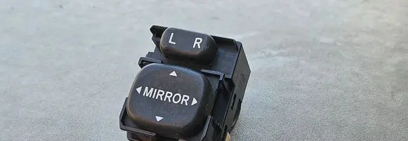 Toyota Corolla Verso E121 Wing mirror switch 183574