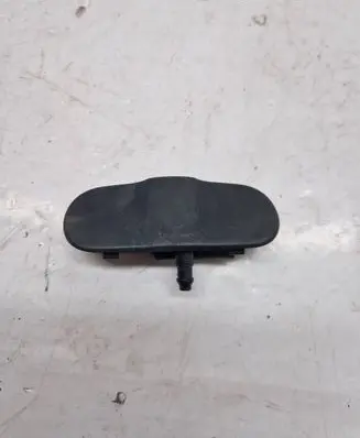 Windshield washer spray nozzle