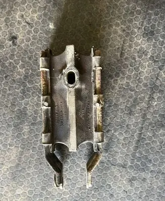 Volvo V70 Engine mount bracket 31262935