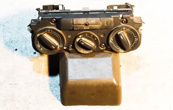 Volkswagen PASSAT B6 Climate control unit 1CF747309