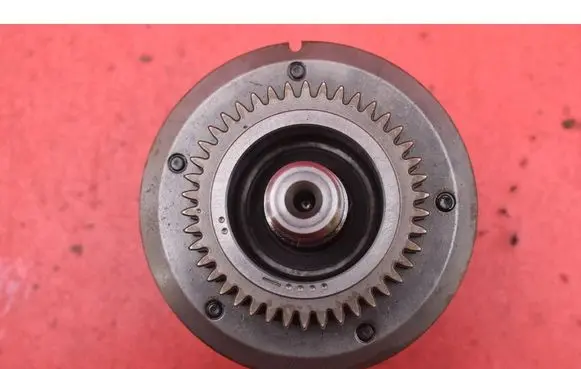 Volkswagen PASSAT CC Crankshaft pulley 103L109088