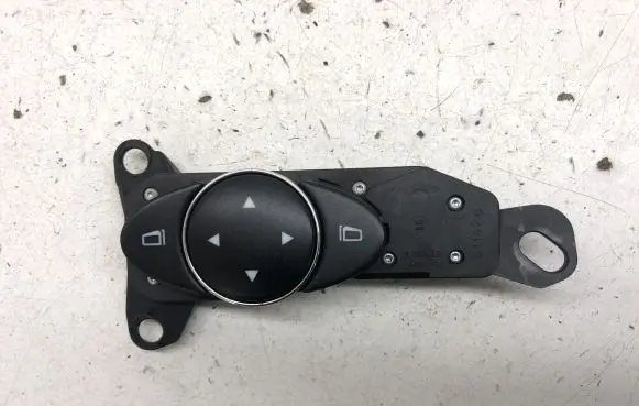 Mercedes-Benz E W211 Wing mirror switch 2118215779