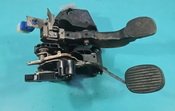 Jeep Cherokee Pedal assembly 04581642AG IMPRK1562217