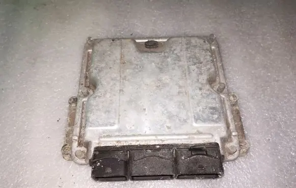Renault Laguna II Engine control unit/module 0281010556 8200153946 8200095416