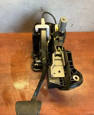 Dodge RAM Brake pedal 14017054