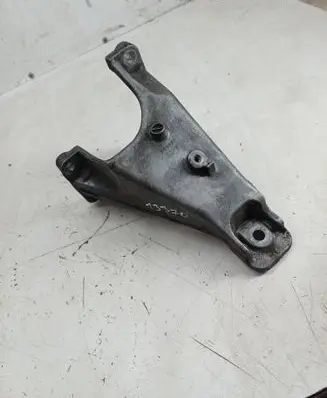 Suzuki Grand Vitara I Engine mounting bracket 200082