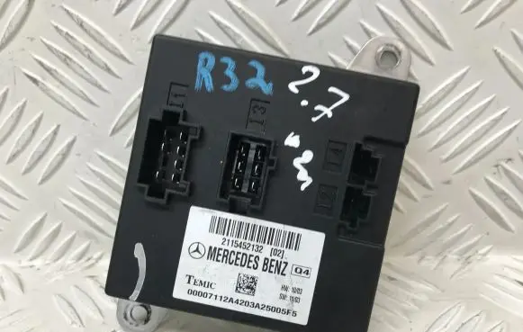 Mercedes-Benz E W211 Comfort/convenience module 2115452132