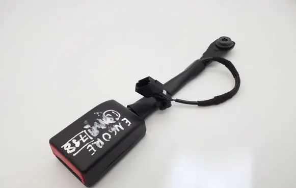 Front seatbelt buckle