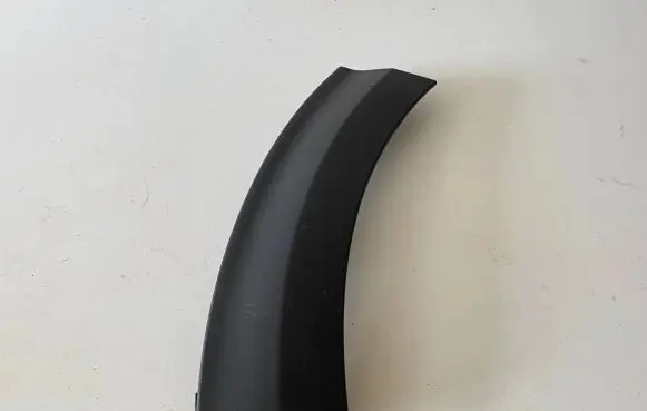 Rear bumper corner part panel trim