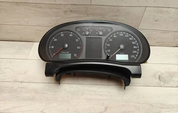 Volkswagen Polo V 6R Speedometer (instrument cluster) 6Q0920804