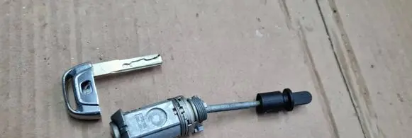 Audi A7 S7 4G Front door lock (next to the handle) 4G8837167