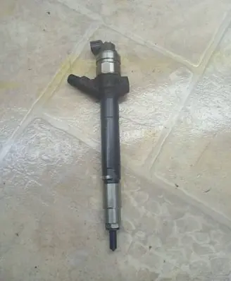 Fuel injector
