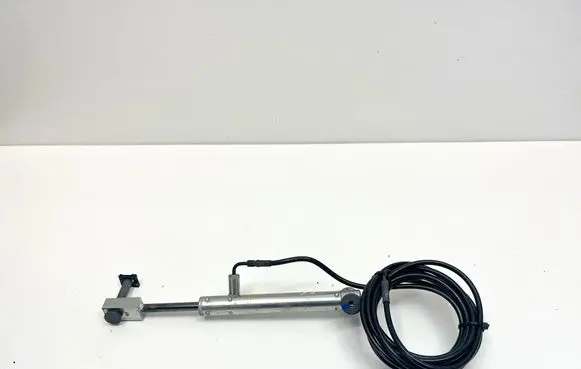 Mercedes-Benz SL R230 Convertible roof main ram cylinder A2308001472 2308001472