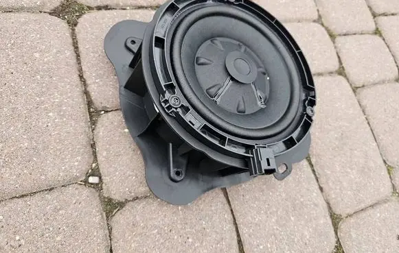 Opel Astra L Rear door speaker 9836069580