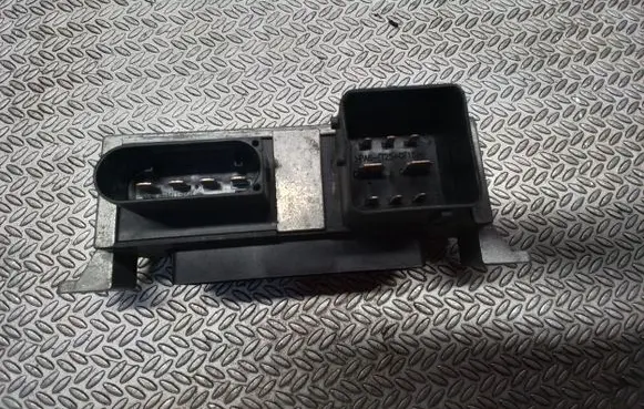Glow plug pre-heat relay