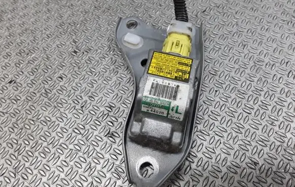 Toyota Avensis Verso Airbag deployment crash/impact sensor 8983044010