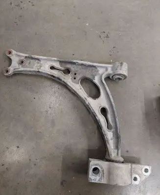 Volkswagen Touran I Front lower control arm/wishbone