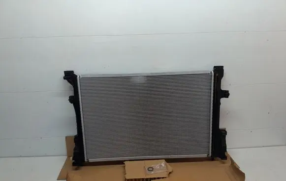 Mercedes-Benz B W246 W242 Coolant radiator 67187 10076729 220224