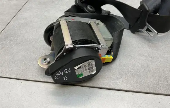 Ford Kuga II Front seatbelt 624436800